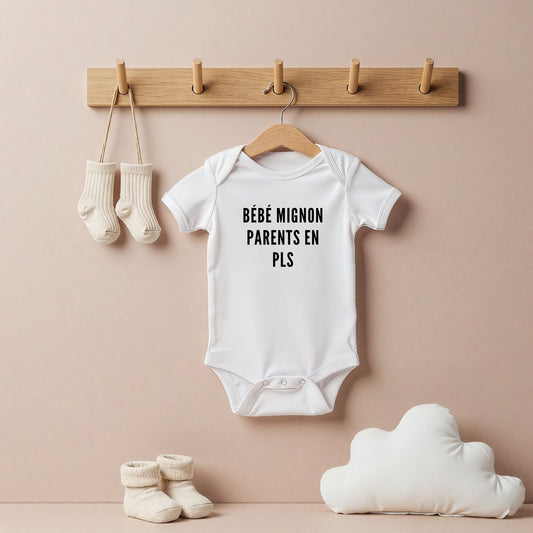Bébé mignon parents en PLS – Body bébé coton bio